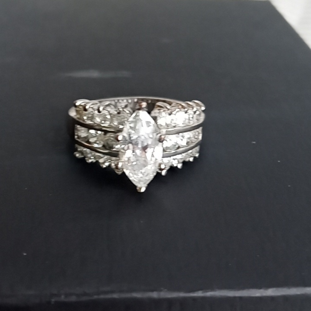 Cubic zirconia faux silver ting